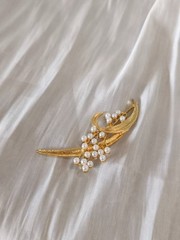Trifari Inspired Gold Tone Feather Leaf Brooch White Faux Pearl