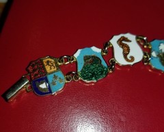 Vintage Nassau Bahamas Enamel Souvenir Tourist Link Gold Bracelet