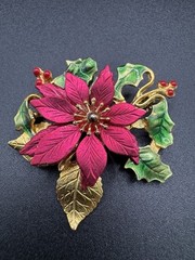 KC Stamped Poinsettia Holly Pin Brooch and Earring Set Gold-Tone Kenneth Cole