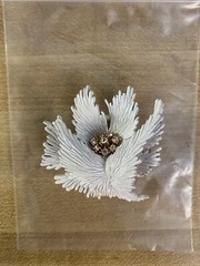 Preowned “CROWN TRIFARI”Brooch White Enamel 7 Rhinestones Check Pictures