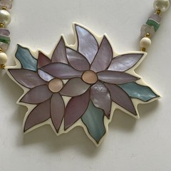 VTG Lee Sands Necklace Mother Of Pearl Inlay Flower Quartz Rose Green Beads