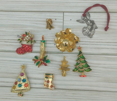 Vintage Christmas Pins Brooches Trees MCM Needs Repair