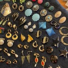 HUGE Lot Vintage Clip On Screw back Earrings Gold Tone Silver Tone 47 Pairs