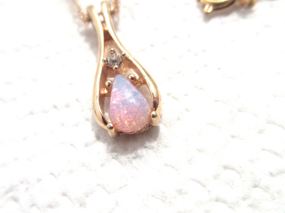 Avon Faux Fire Opal Pendant Necklace