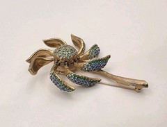 Vintage Signed Les Bernard Inc Blue/Green Crystal Movable Petal Flower Brooch