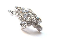 DeLizza & Elster – Julliana – Dazzling Layered Rhinestone Brooch – lots of glitz