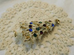 Eisenberg Ice Vintage Rhinestone Christmas Xmas Tree Signed Brooch