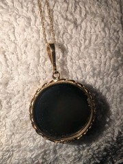 Onyx Cat Round Cameo Blue White Round Pendant 14K Gold Surround 3.6 G