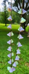 SALE! VINTAGE URANIUM TRUMPET FLOWER YELLOW/LILAC GLASS NECKLACE SET OOAK BIG!