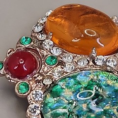 Vintage Rhinestone Crown Brooch Green Confetti Orange Oval Cabochon 37mm