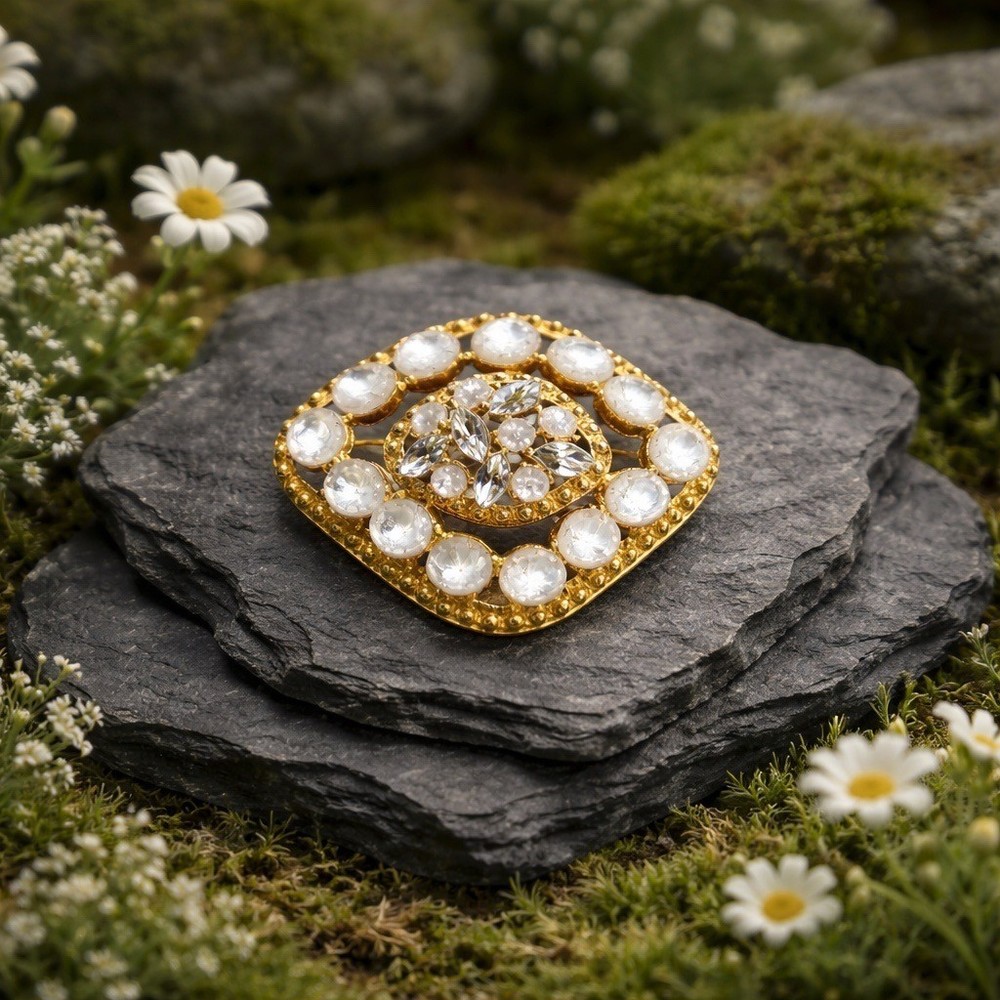 Elegant Vintage Style Gold Tone Rhinestone Brooch Pin