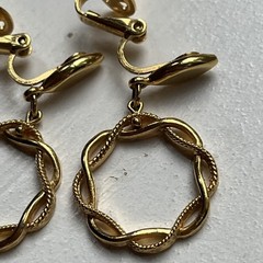 Vintage Crown Trifari Gold Tone Dangle Drop Hoop Clip On Earrings Twisted Rope