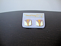 VINTAGE SAMUEL HUANG CLOISONNE EARRINGS WHITE & LAVENDER ENAMEL GOLD FILLED POST
