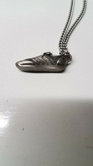 Vintage AVON 1970’S Sneaker Shoe 16″ Necklace Pendant Running RUN MARATHON