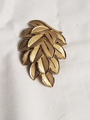 Vintage Crown Trifari Leaf Brooch Trifarium Gold Tone Leaves Layered Signed