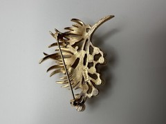 Vintage Crown Trifari Pearl Gold Floral Brooch 4.5cm JB21