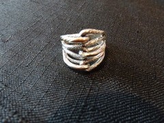 # 836-VINTAGE STERLING SILVER RING-925-SIZE8.5–DIFFERENT