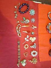 Estate JEWELRY Mixed Costume Lot WEARABLE Mixed Lot Brooch Bracelets #3 jb