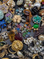 Large Lot of Vintage Singe Earrings For Crafts Aprox 2.5 lb