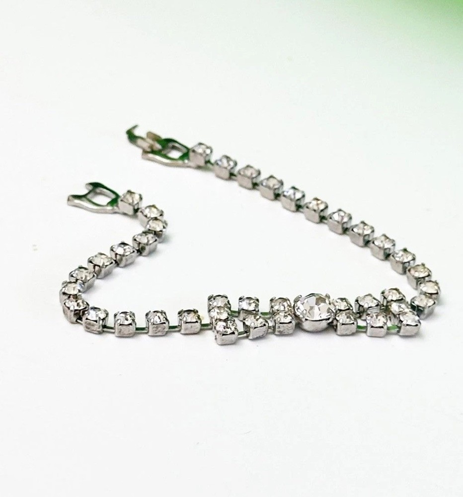 Vintage 1950s Smart Set Rhinestone Bracelet – Bowtie Design, 7″