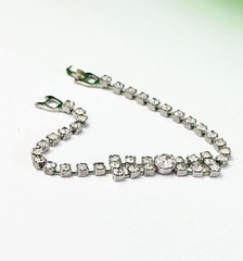 Vintage 1950s Smart Set Rhinestone Bracelet – Bowtie Design, 7″
