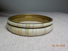 VINTAGE BRASS BANGLES WITH INLAY BONE/HORN 2 5/8″ INSIDE 3/16″ W & 3/8″ WIDE