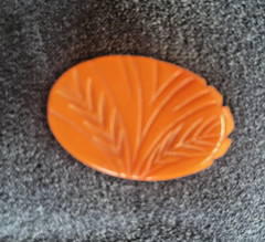 VTG Art Deco Deeply Carved Oval Bakelite Pin Brooch Amber Butterscotch 1.75 in