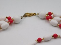 VINTAGE NECKLACE~WHITE/RED/GOLD TONE~MULTI STRAND~28″ LONG