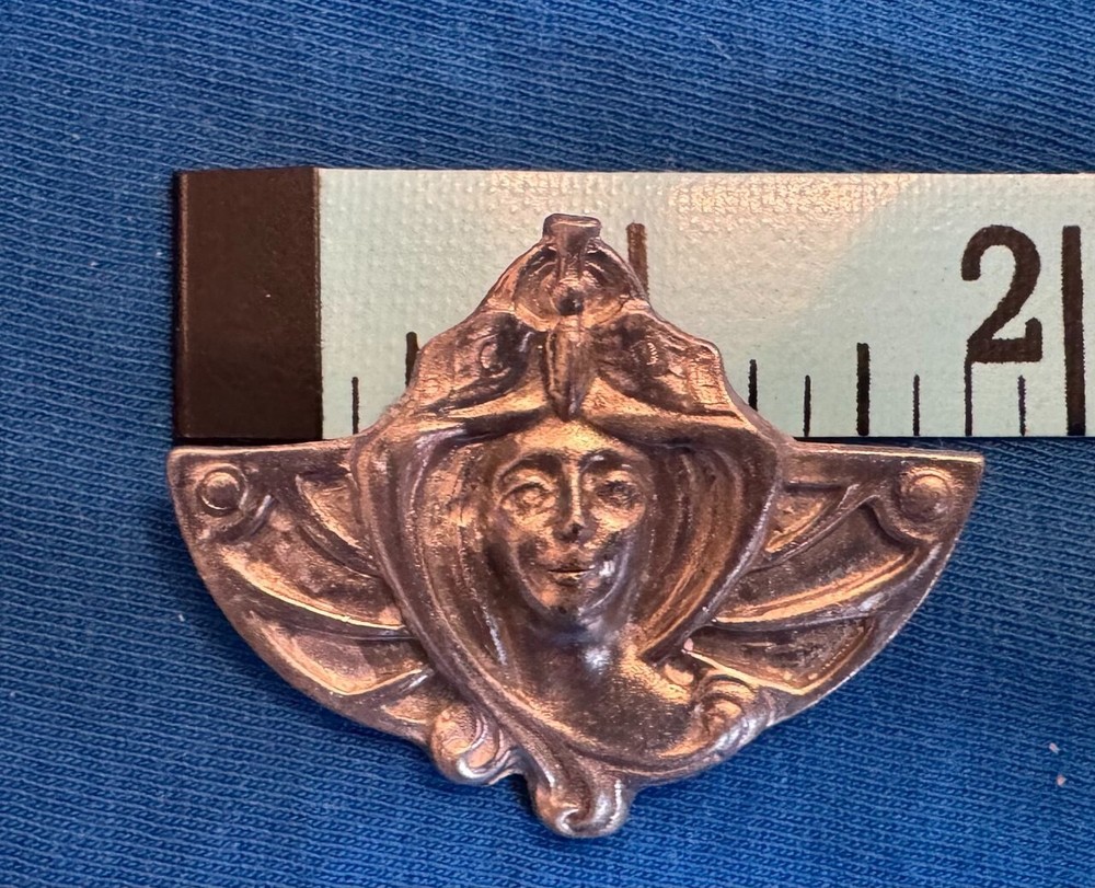 Vintage pewter art nouveau pin/pendent 1 3/4 inch