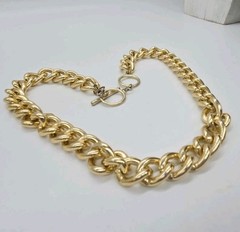 Gold Tone Link Necklace Collar Chunky 80’s style Couture Vintage Toggle 21 in