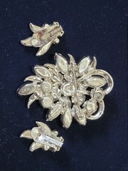 Vintage Eisenberg Ice Brooch Earring Set In Original Box
