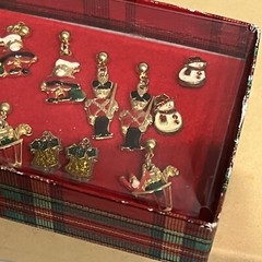 Vintage Gold Tone & Enamel Christmas Holiday Earrings 5 Pair Original Box Retro