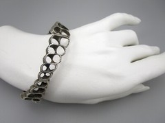 UNUSUAL ARTISAN STERLING SILVER TURRITELLA SEASHELL BANGLE BRACELET