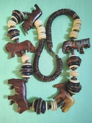 Vintage Large Wooden SAFARI ANIMALS & COCONUT SHELL Beaded Necklace