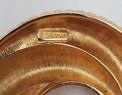 Monet Large Swirl Brooch 2.25in Gold Tone Ribbed Textured Spiral Estate Pin
