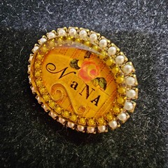 vtg Maximal Art Victorian “Nana Rose w Faux Pearl Brooch Pin Goldtone- S81