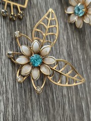 Vintage Bugbee Niles B+N 3 piece 2 Pins 1 Screwback Earrings enamel blue flowers