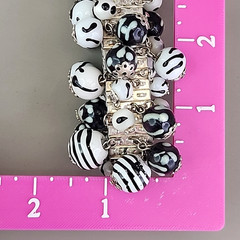 Vintage Glass Beaded Expandable Bracelet Black White Silver Tone 6″