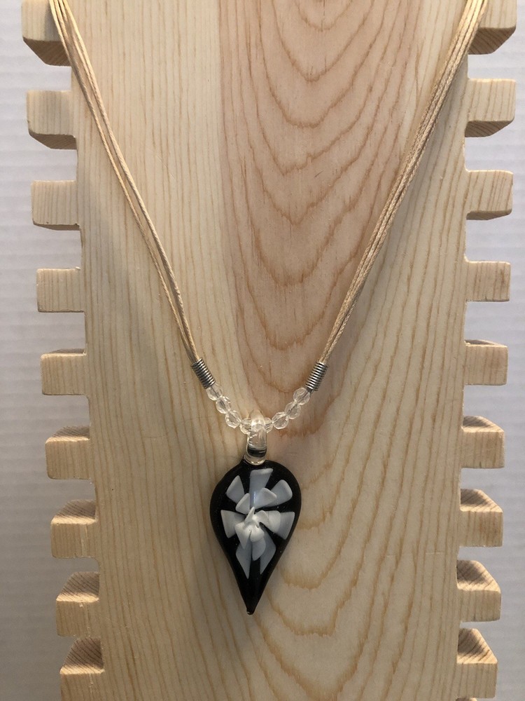 Black Teardrop White Flower Pendant