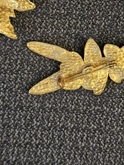 5 Vintage Floral Brooches Gold-Tone, Two Signed, One AAi
