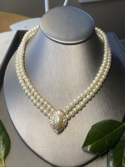 Vintage Pearl Necklace Crystal Halo Pendant Estate Jewelry Pre-Owned Glamourous