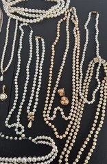 Huge-estate-jewelry-Lot-Faux Pearl- Costume Jewelry Lot B 32 Pieces