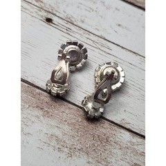 Vintage Clip On Earrings Clear Gem *One Broken Dangle* – Damaged/Repair Needed