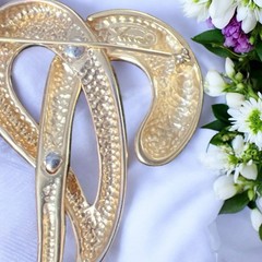 Vintage Tona Abstract Impressionist Heart Shaped Brushed Gold Tone Brooch Pin