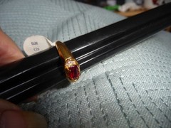 18KT G E PLATED GOLD TONE TINY RED STONE SZ 7.5 RING #31/18-1