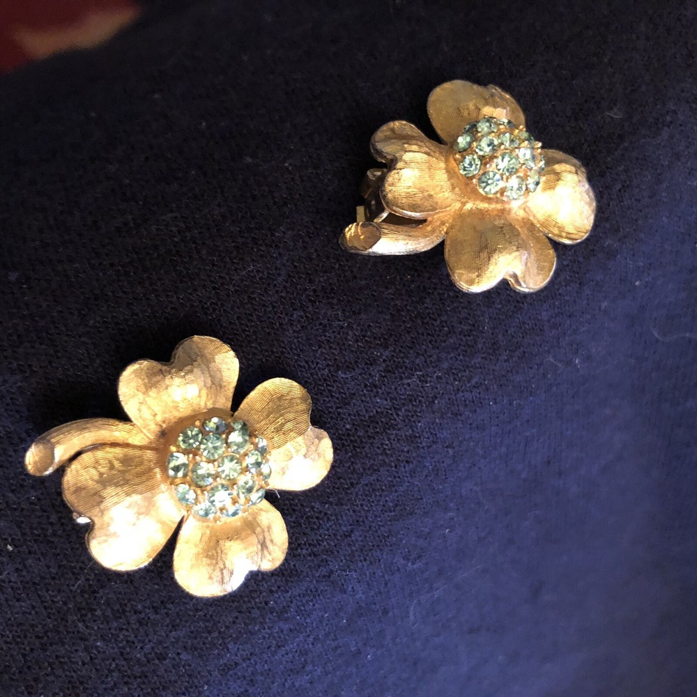 Hobe Vintage Flower Encrusted CLIP Earrings So Pretty Flowers For Your Ears