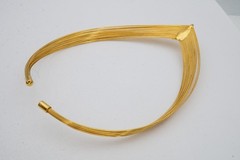 Vintage Necklace Gold Tone V Shape 15.5″
