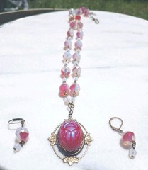 SALE VINTAGE EGYPTIAN SCARAB PENDANT VTG FUCHSIA GIVRE GLASS NECKLACE SET OOAK