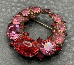 Vintage Dragon’s Breath Red Pink Rhinestone Wreath Brooch Gold Tone Cabochon