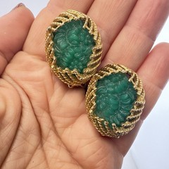 Vintage Earrings Green Peking Imitation Jade Gold Tone Molded Flower CLIP ON